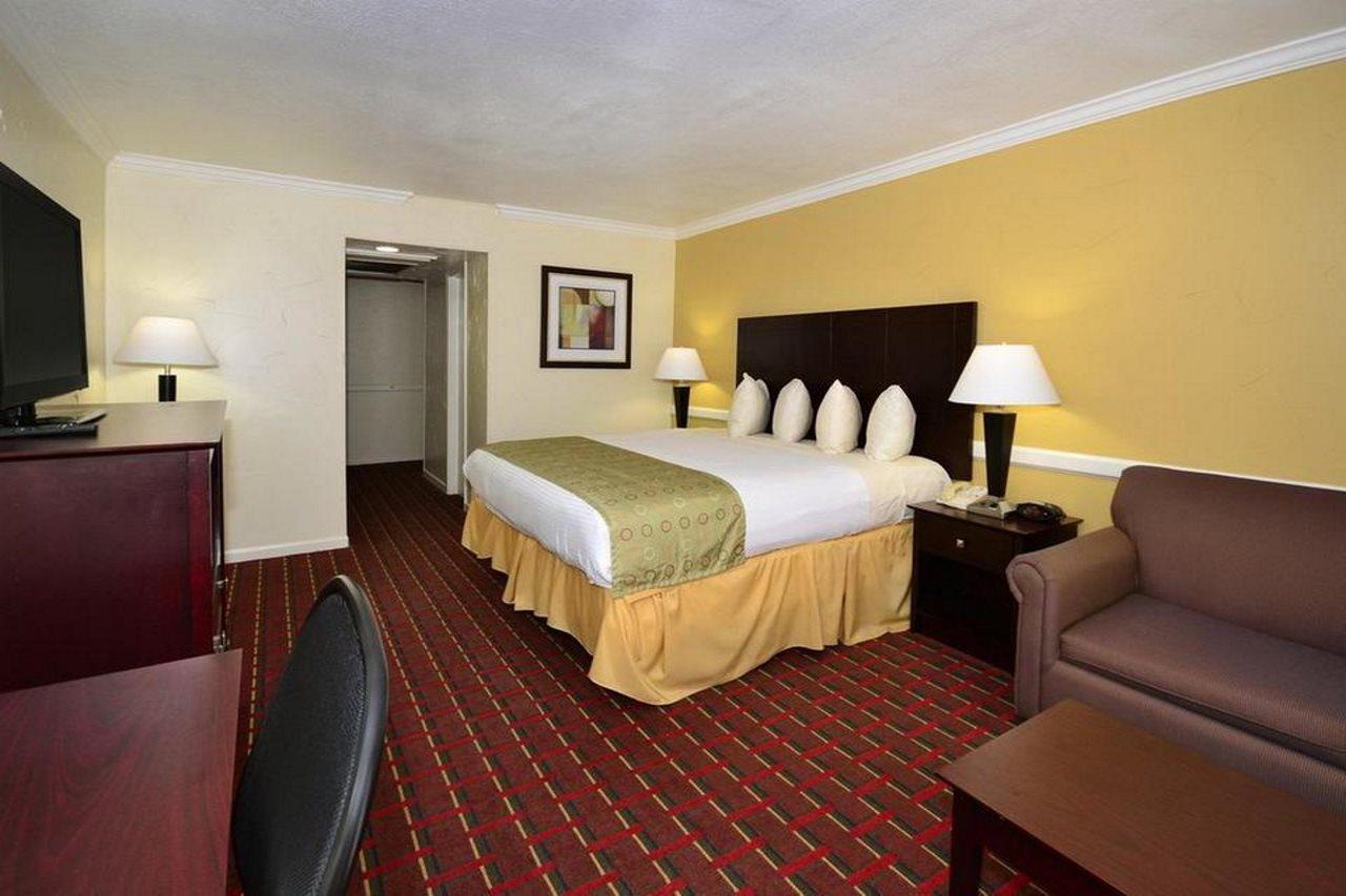 Motel 6 Dallas Tx Downtown Exterior photo