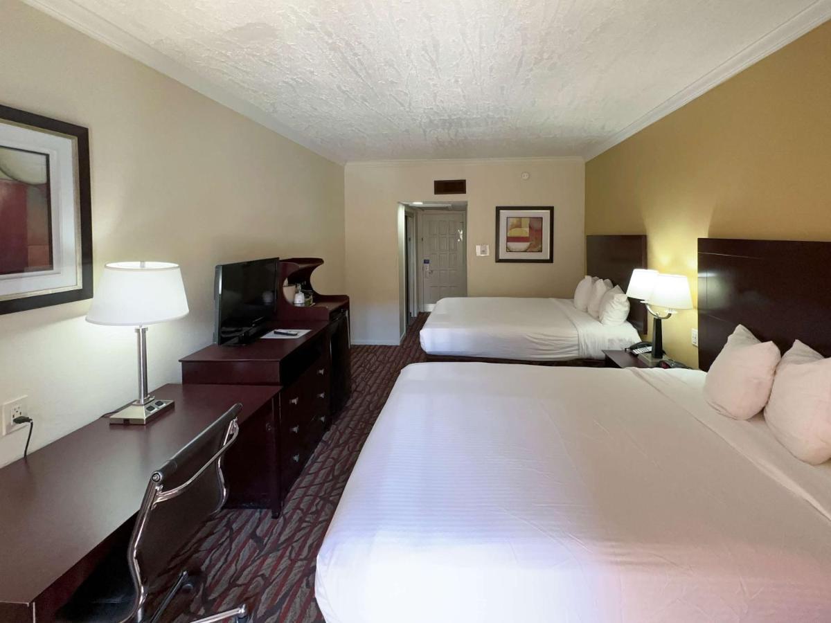 Motel 6 Dallas Tx Downtown Exterior photo